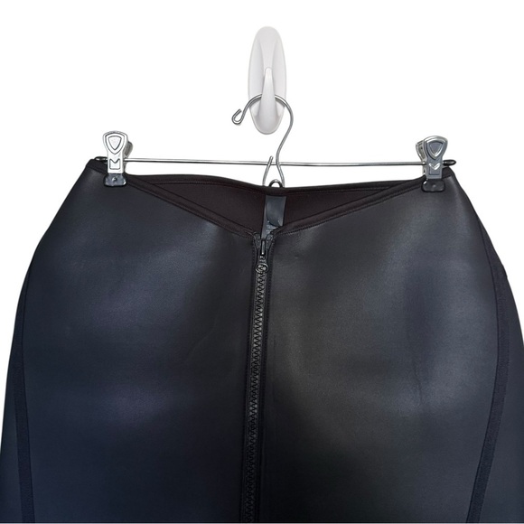 Skims Rubberized Scuba Swim Velcro Mini Skirt - Picture 6 of 10